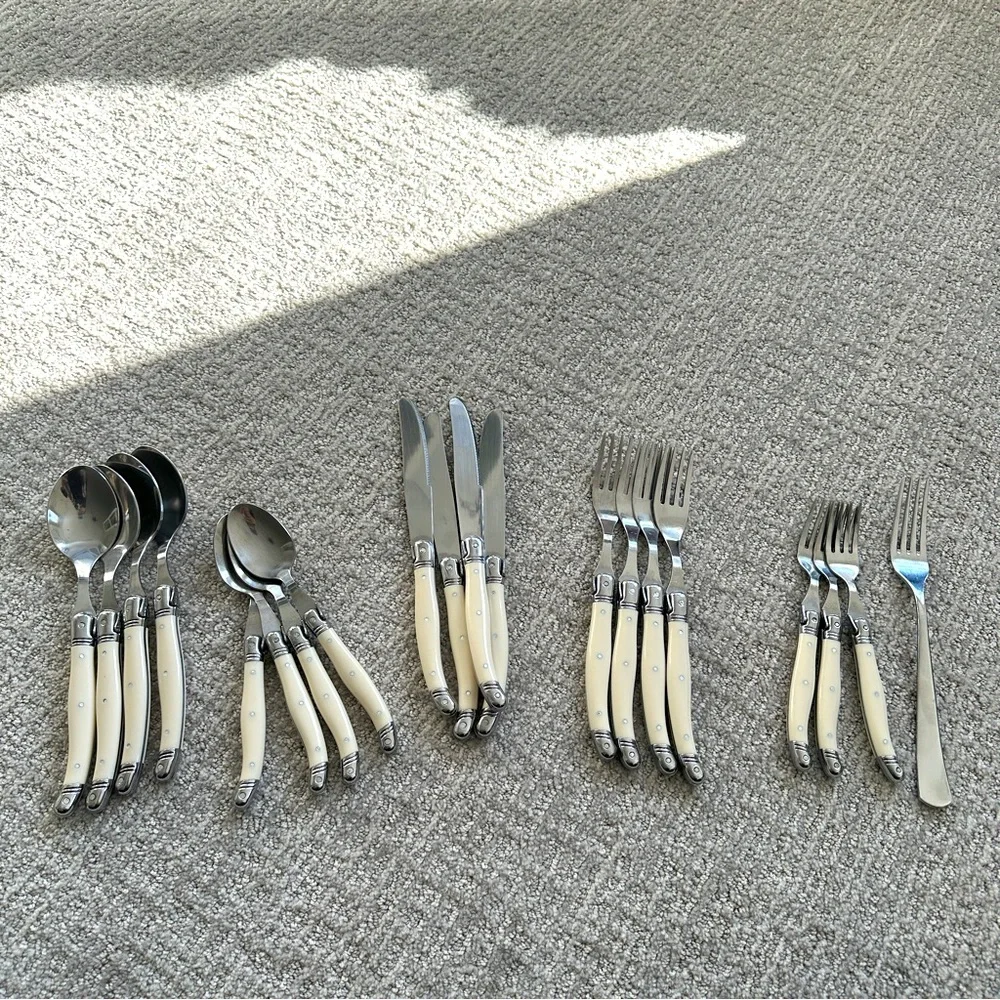 LAGUIOLE FRENCH HOME Set of Silverware, 20 Pieces, Cream Bone Color